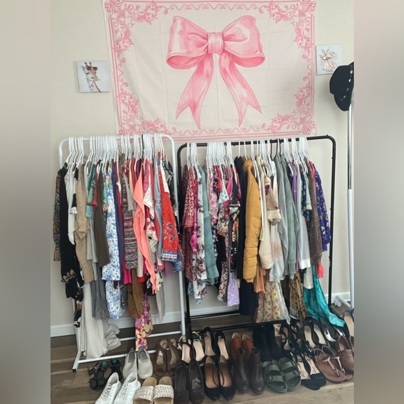 Welcome To My Closet :) - Picture 3 of 7